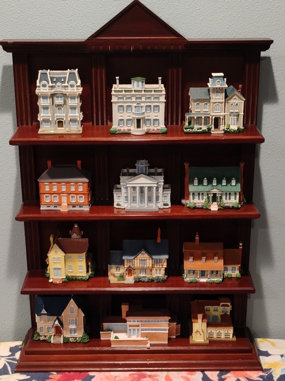 Franklin Mint 1988 Architectural Figurines And Display Shelf Collectibles